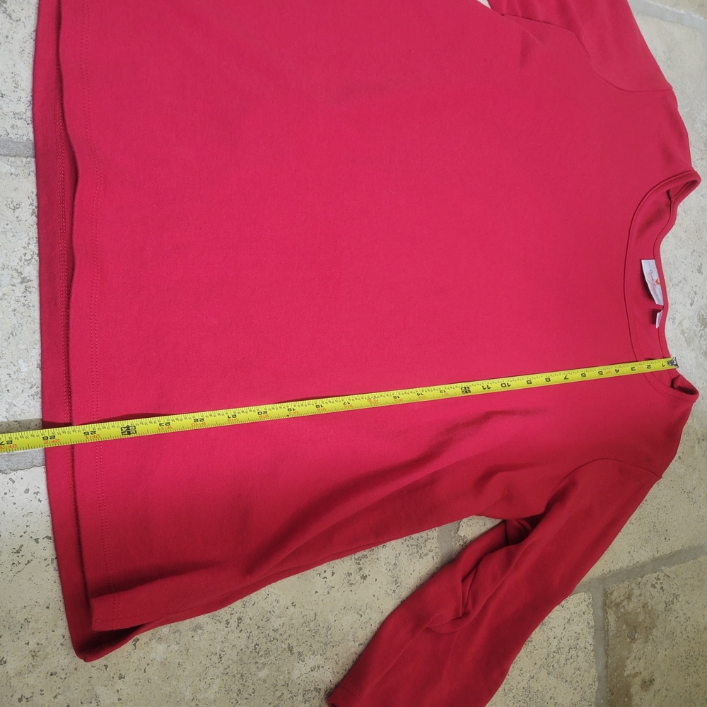 Elegant Red Women's Top with Sleeve Detail - Picture 9 of 9